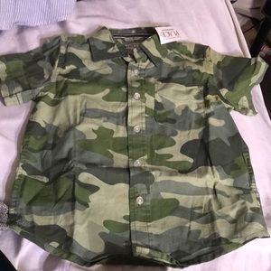 Children’s place short sleeve button down shirt
